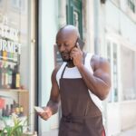 Google prueba subir tus posts en el panel local: qué hacer ya